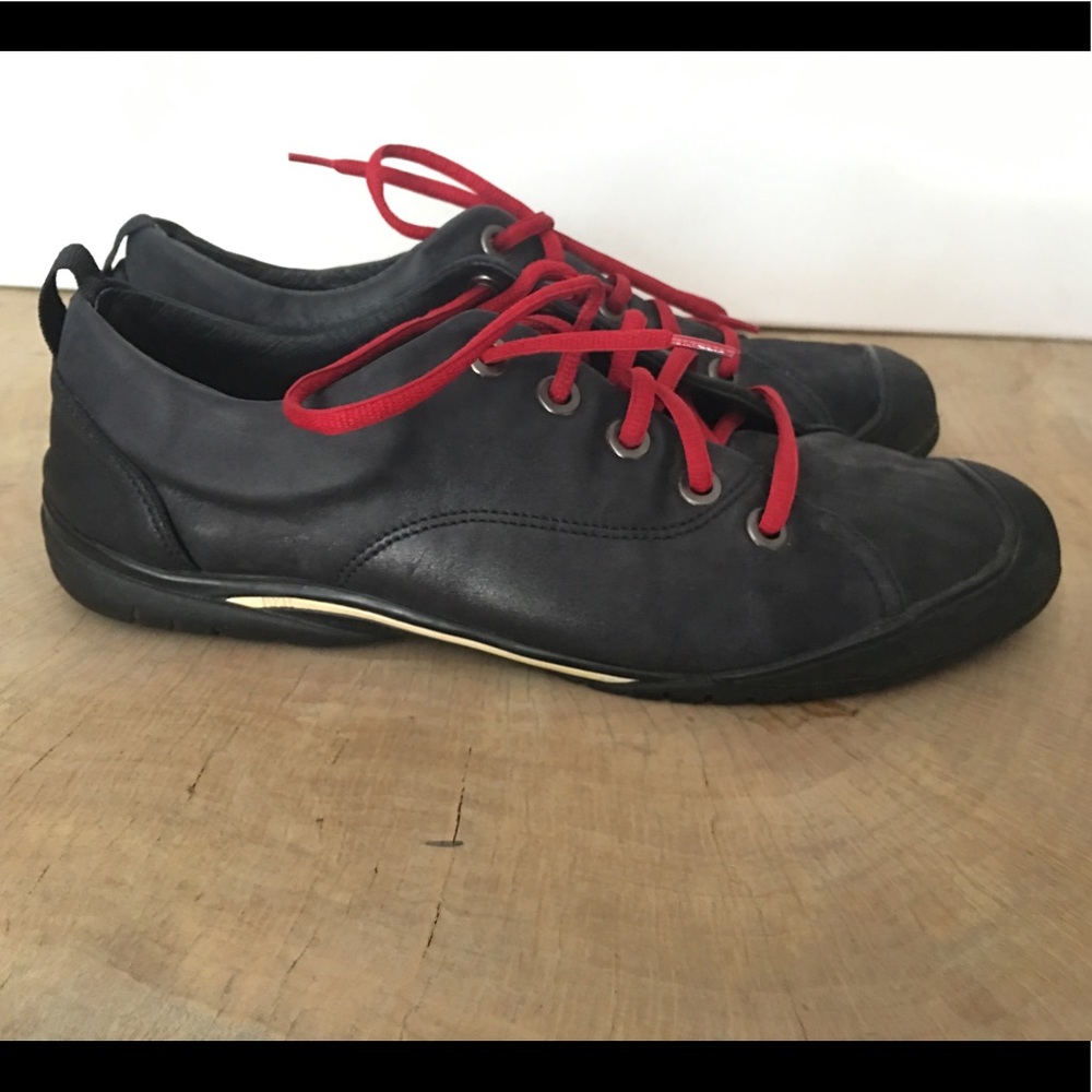 Kenneth Cole leather Sneakers Sz 9.5